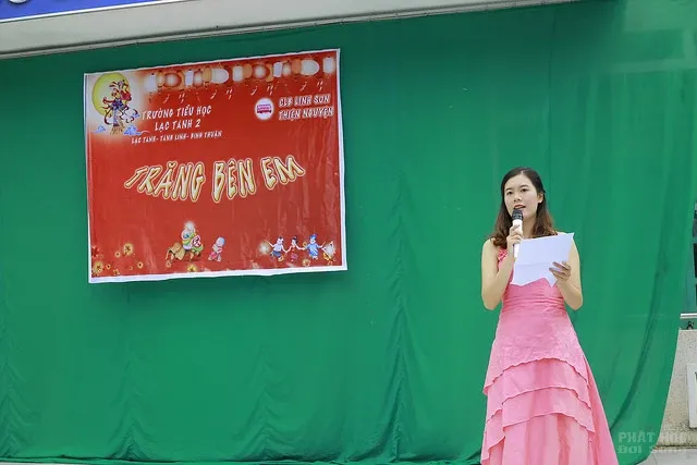 CLB Linh Sơn Thiện Nguyện tặng khuyến học mùa trung thu image-1731941375675