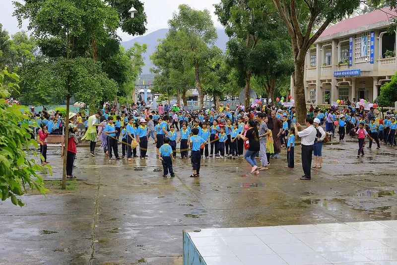 CLB Linh Sơn Thiện Nguyện tặng khuyến học mùa trung thu image-1731941384606