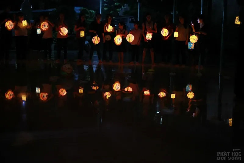 CLB Linh Sơn Thiện Nguyện tặng khuyến học mùa trung thu image-1731941396556