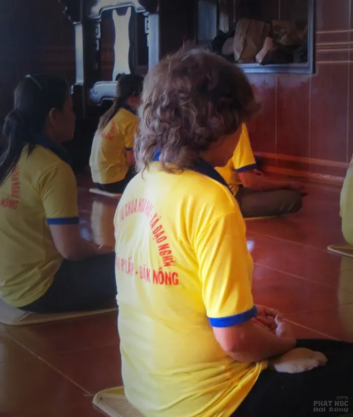 CLB Phật tử chùa Hoa Khai trong quán tâm tọa thiền tưởng nhớ Phật hoàng Trần Nhân Tông image-1731943823074