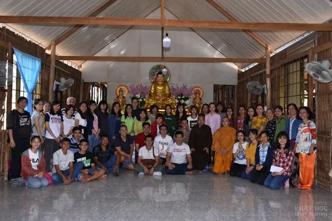 CLB Thiện Duyên tặng quà xuân tại Trà Vinh 4 CLB Thiện Duyên tặng quà xuân tại Trà Vinh image-1731943193140