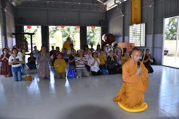 CLB Thiện Duyên tặng quà xuân tại Trà Vinh image-1731943199866