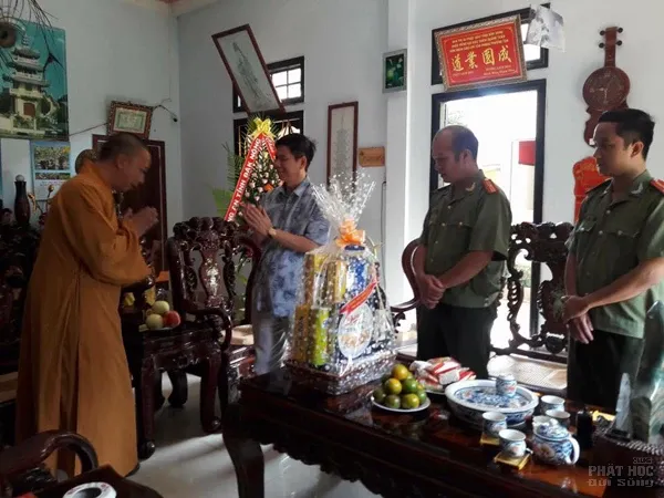 Công Anh tỉnh Đăk Nông chúc mừng Phật đản đến BTS 4 Công Anh tỉnh Đăk Nông chúc mừng Phật đản đến BTS image-1732290456176