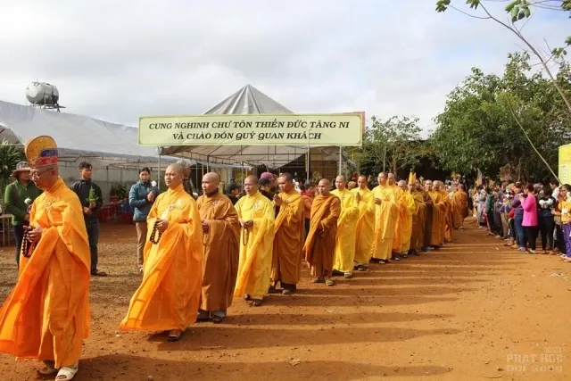 Cung tống kim quan Ni sư Thích Nữ Tịnh Như nhập bảo tháp 14 Cung tống kim quan Ni sư Thích Nữ Tịnh Như nhập bảo tháp image-1732291868281