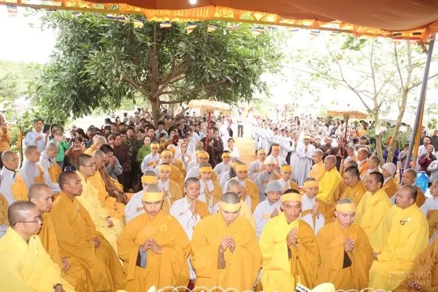 Cung tống kim quan Ni sư Thích Nữ Tịnh Như nhập bảo tháp 15 Cung tống kim quan Ni sư Thích Nữ Tịnh Như nhập bảo tháp image-1732291869124