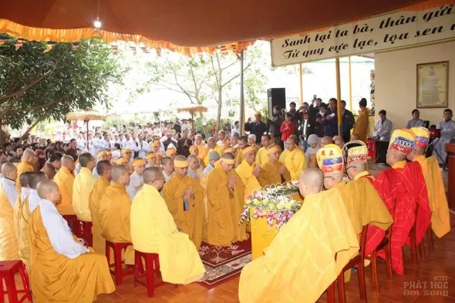 Cung tống kim quan Ni sư Thích Nữ Tịnh Như nhập bảo tháp 18 Cung tống kim quan Ni sư Thích Nữ Tịnh Như nhập bảo tháp image-1732291871748