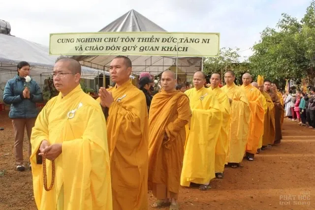 Cung tống kim quan Ni sư Thích Nữ Tịnh Như nhập bảo tháp 26 Cung tống kim quan Ni sư Thích Nữ Tịnh Như nhập bảo tháp image-1732291878923