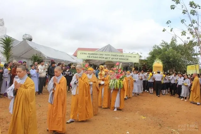Cung tống kim quan Ni sư Thích Nữ Tịnh Như nhập bảo tháp 27 Cung tống kim quan Ni sư Thích Nữ Tịnh Như nhập bảo tháp image-1732291879841