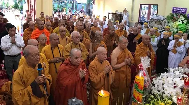 Cung tống kim quan TT.Thích Thiện Minh an táng tại Thiền viện Thiện Minh - Vĩnh Long image-1731945499875