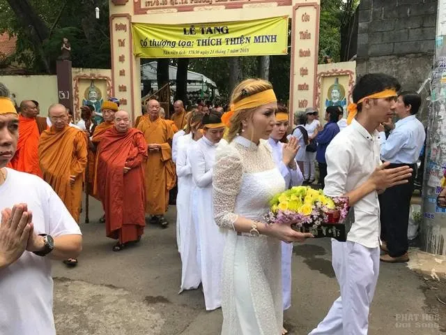 Cung tống kim quan TT.Thích Thiện Minh an táng tại Thiền viện Thiện Minh - Vĩnh Long image-1731945509112