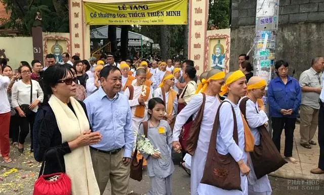 Cung tống kim quan TT.Thích Thiện Minh an táng tại Thiền viện Thiện Minh - Vĩnh Long image-1731945517438