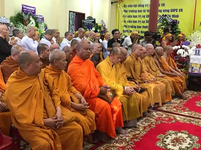 Cung tống kim quan TT.Thích Thiện Minh an táng tại Thiền viện Thiện Minh - Vĩnh Long image-1731945520998