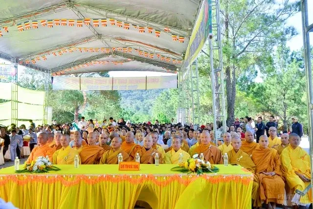 Đại lễ tưởng niệm lần thứ 709 Phật Hoàng Trần Nhân Tông tại Thiền viện Trúc Lâm Đạo Nguyên image-1731941570694
