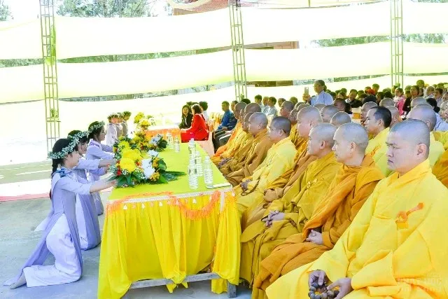 Đại lễ tưởng niệm lần thứ 709 Phật Hoàng Trần Nhân Tông tại Thiền viện Trúc Lâm Đạo Nguyên image-1731941573556