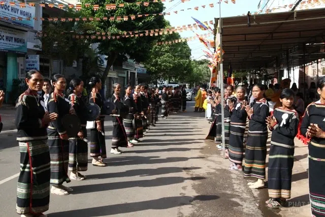 Đăk Lăk: Bổ nhiệm ĐĐ Thích Nhuận Đức trụ trì chùa Lâm Tỳ Ni 4 Đăk Lăk: Bổ nhiệm ĐĐ Thích Nhuận Đức trụ trì chùa Lâm Tỳ Ni image-1731938807658