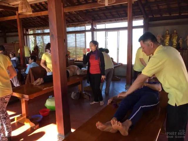 Đăk Nông: Chữa bệnh và tặng quà từ thiện tại Chùa Liên Hoa image-1731942261803