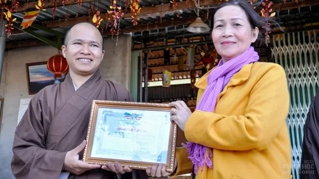 Đăk Nông: Chữa bệnh và tặng quà từ thiện tại Chùa Liên Hoa image-1731942269043