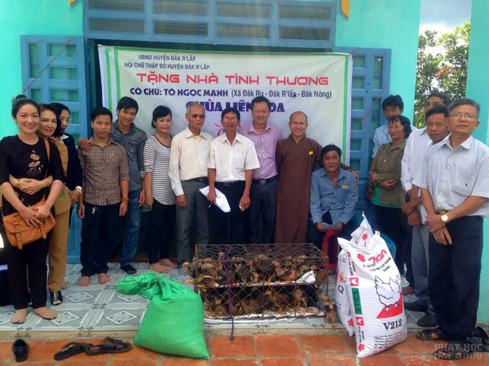 Đăk Nông: Chùa Liên Hoa trao tặng 4 căn nhà tình thương Đăk Nông: Chùa Liên Hoa trao tặng 4 căn nhà tình thương image-1731941594446