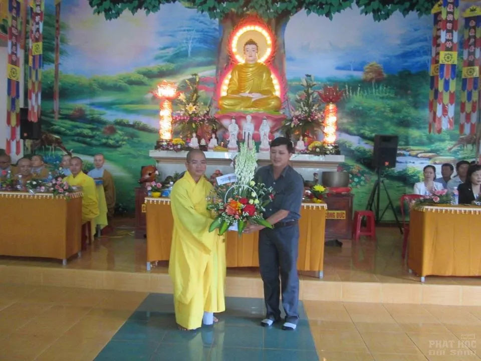 Đăk Nông: Chùa Phước Hoa lễ cài bông hồng image-1731921843739