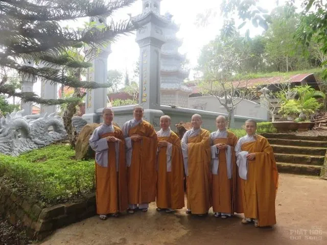 Đăk Nông: Húy kỵ lần thứ 53 cố TT Thích Thông Tịnh - đặt đá xây dựng nhà Tổ chùa Hoa Khai image-1731936796834