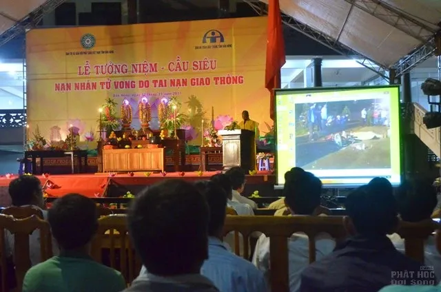 Đắk Nông: Lễ tưởng niệm cầu siêu nhân ngày an toàn giao thông năm 2017 4 Đắk Nông: Lễ tưởng niệm cầu siêu nhân ngày an toàn giao thông năm 2017 image-1732287788148