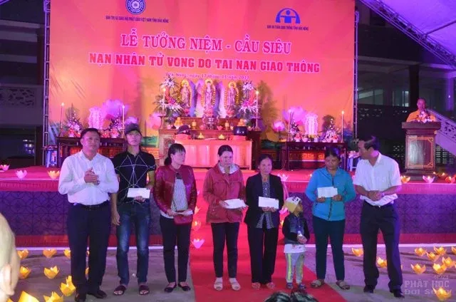 Đắk Nông: Lễ tưởng niệm cầu siêu nhân ngày an toàn giao thông năm 2017 16 Đắk Nông: Lễ tưởng niệm cầu siêu nhân ngày an toàn giao thông năm 2017 image-1732287796929