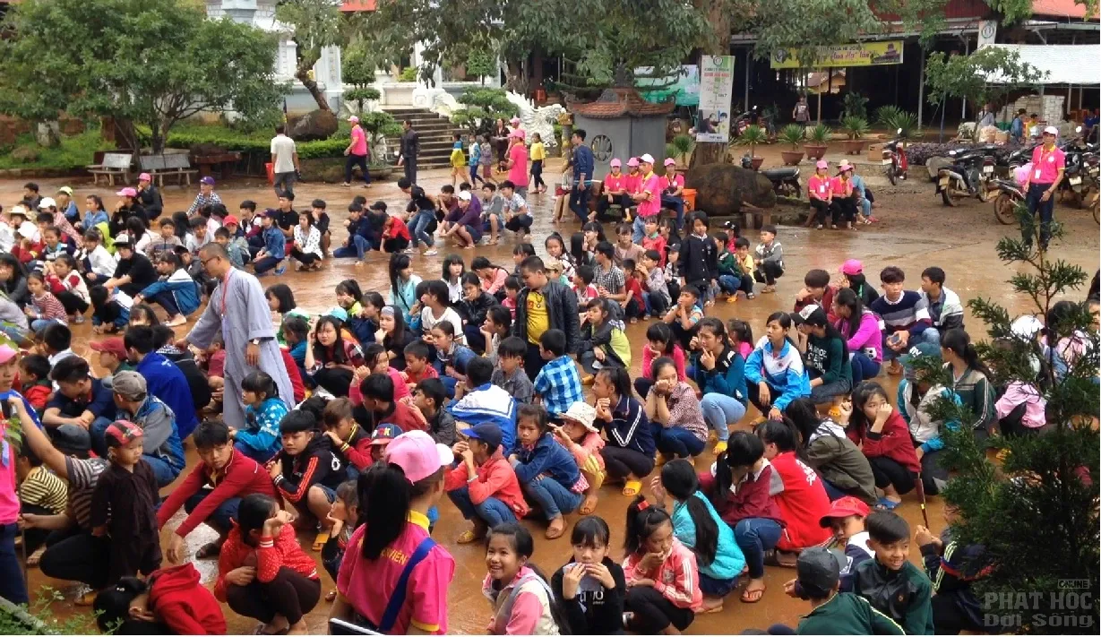 Đăk Nông: Ngày đầu khóa tu mùa hè 2016 chùa Hoa Khai image-1731748497458