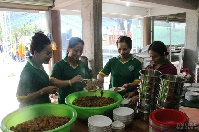 Đăk Nông: Trước giờ khai mạc khóa tu Chùa Pháp Hoa 2017 Đăk Nông: Trước giờ khai mạc khóa tu Chùa Pháp Hoa 2017 image-1731934620577