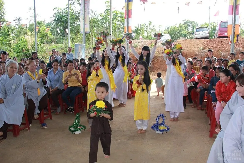 Đăk Rlấp: Chùa Trúc Lâm mùa Phật đản 7 Đăk Rlấp: Chùa Trúc Lâm mùa Phật đản image-1731747201433