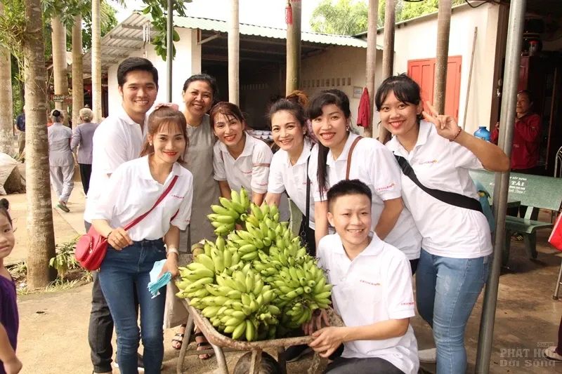 Đạo tràng Trúc Lâm Đông Quang tiếp sức học sinh đến trường 10 Đạo tràng Trúc Lâm Đông Quang tiếp sức học sinh đến trường image-1732288232499