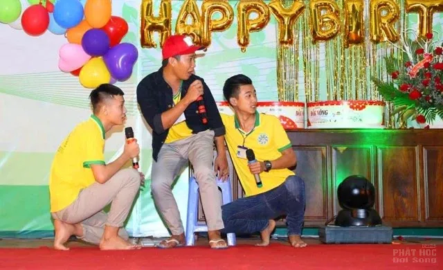 Đêm văn nghệ, sinh nhật cho các bạn trẻ tại khóa tu mùa hè chùa Pháp Hoa image-1732292926917