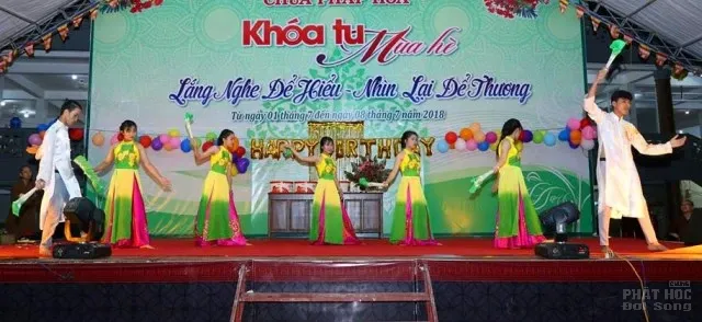 Đêm văn nghệ, sinh nhật cho các bạn trẻ tại khóa tu mùa hè chùa Pháp Hoa image-1732292929379