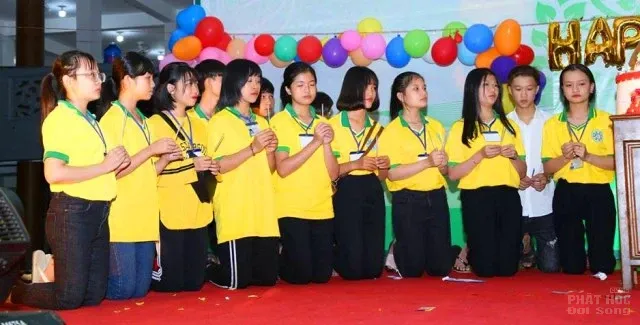 Đêm văn nghệ, sinh nhật cho các bạn trẻ tại khóa tu mùa hè chùa Pháp Hoa image-1732292935891
