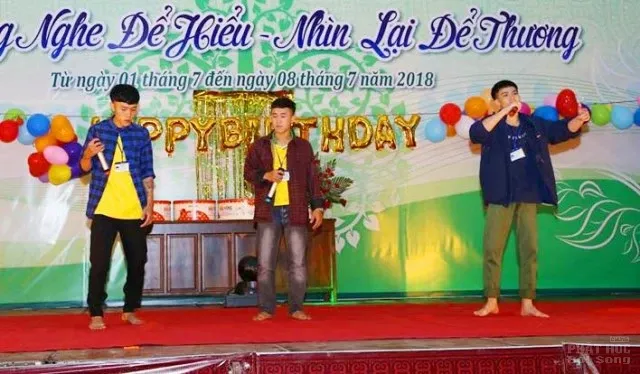Đêm văn nghệ, sinh nhật cho các bạn trẻ tại khóa tu mùa hè chùa Pháp Hoa image-1732292939220