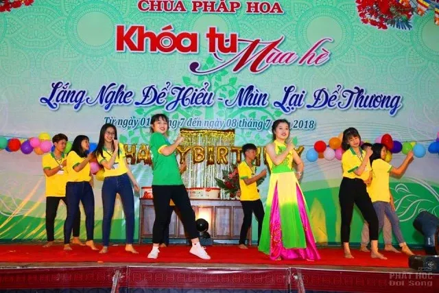 Đêm văn nghệ, sinh nhật cho các bạn trẻ tại khóa tu mùa hè chùa Pháp Hoa image-1732292939924