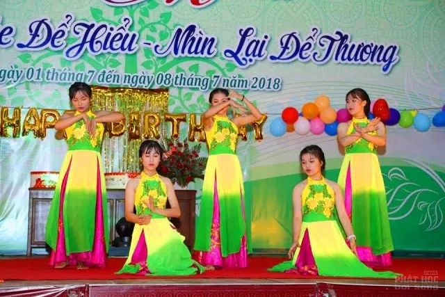 Đêm văn nghệ, sinh nhật cho các bạn trẻ tại khóa tu mùa hè chùa Pháp Hoa image-1732292940749