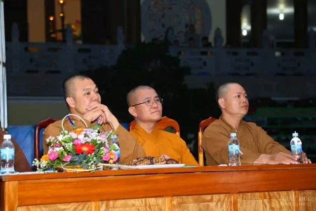 Đêm văn nghệ, sinh nhật cho các bạn trẻ tại khóa tu mùa hè chùa Pháp Hoa image-1732292947224