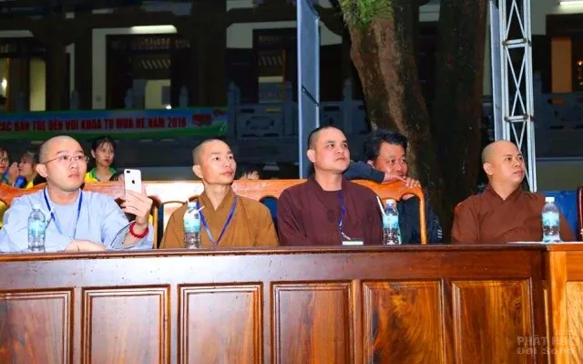 Đêm văn nghệ, sinh nhật cho các bạn trẻ tại khóa tu mùa hè chùa Pháp Hoa image-1732292948027