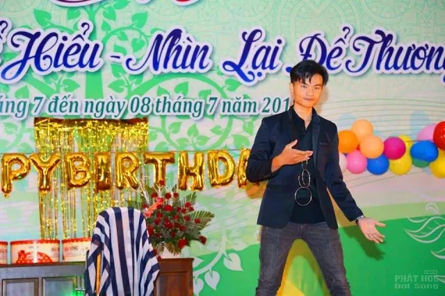 Đêm văn nghệ, sinh nhật cho các bạn trẻ tại khóa tu mùa hè chùa Pháp Hoa image-1732292948880