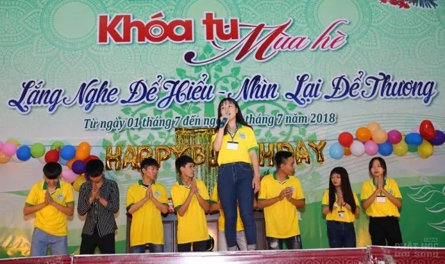 Đêm văn nghệ, sinh nhật cho các bạn trẻ tại khóa tu mùa hè chùa Pháp Hoa image-1732292949674