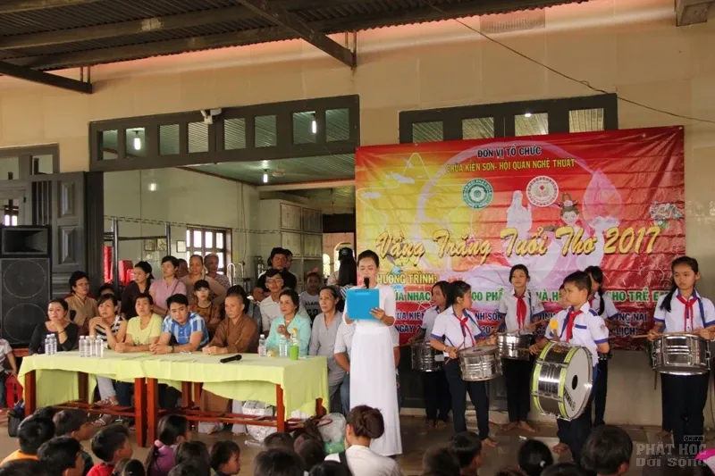 Định Quán: Ngày hội 'Vầng trăng tuổi thơ' tại Chùa Kiên Sơn 18 Định Quán: Ngày hội 'Vầng trăng tuổi thơ' tại Chùa Kiên Sơn image-1731940987498