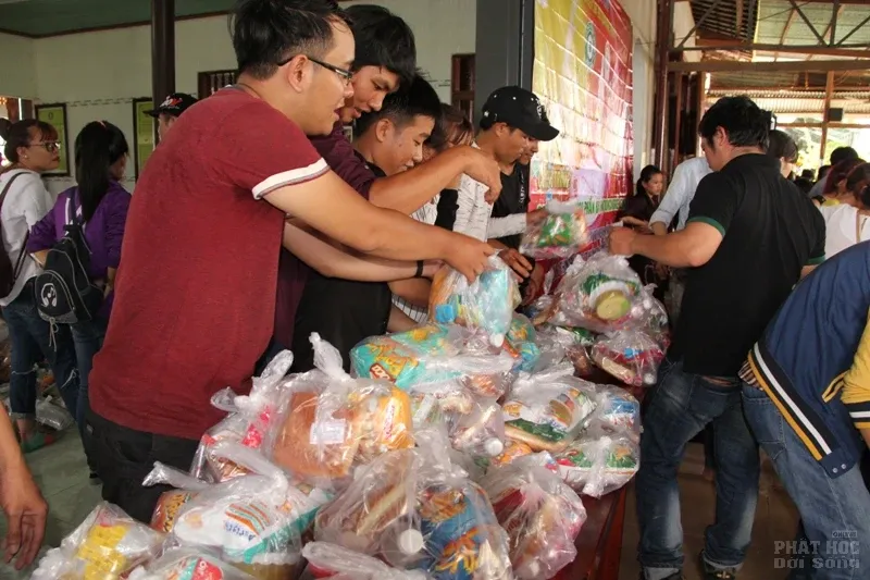 Định Quán: Ngày hội 'Vầng trăng tuổi thơ' tại Chùa Kiên Sơn 25 Định Quán: Ngày hội 'Vầng trăng tuổi thơ' tại Chùa Kiên Sơn image-1731940994154