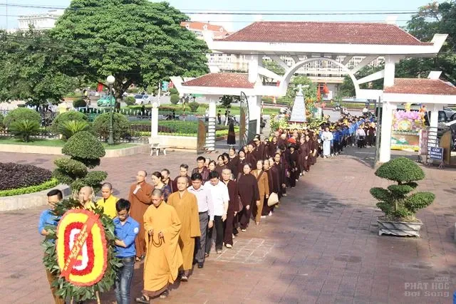 Diễu hành xe hoa mừng Phật đản đầu tiên tại Thái Nguyên 2 Diễu hành xe hoa mừng Phật đản đầu tiên tại Thái Nguyên image-1731746695030