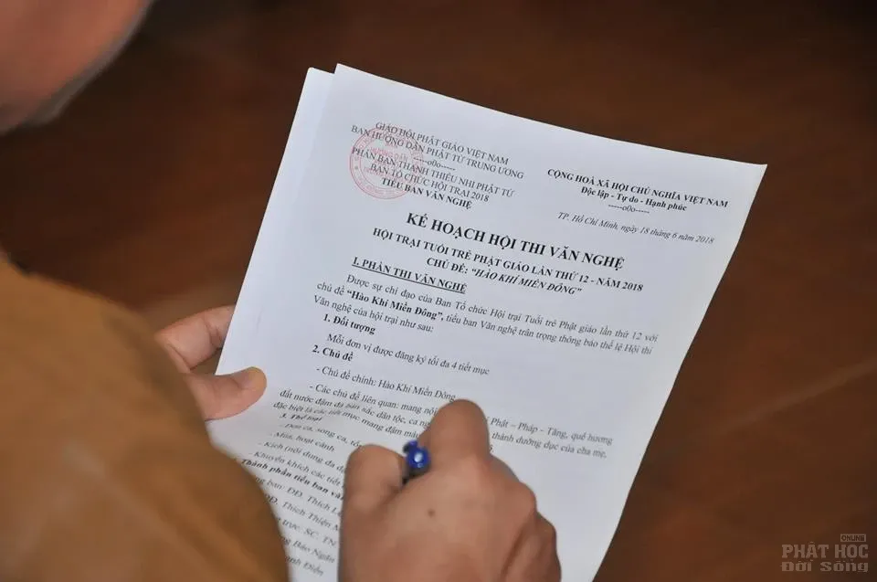 Đợi chờ từ một hội trại image-1731943170587