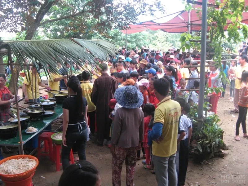 Đồng Nai: Chùa Kiên Sơn mừng ngày hội “Vầng trăng tuổi thơ” 3 Đồng Nai: Chùa Kiên Sơn mừng ngày hội “Vầng trăng tuổi thơ” image-1731919315546