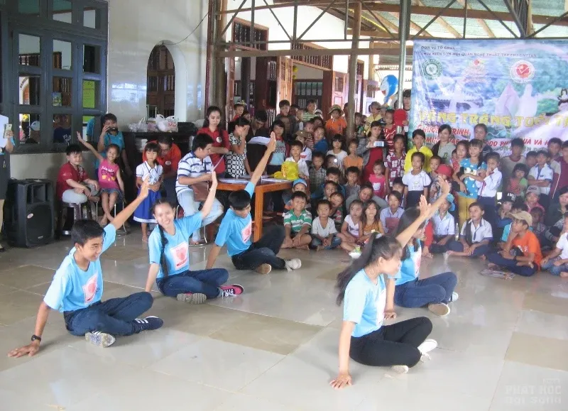 Đồng Nai: Chùa Kiên Sơn mừng ngày hội “Vầng trăng tuổi thơ” 6 Đồng Nai: Chùa Kiên Sơn mừng ngày hội “Vầng trăng tuổi thơ” image-1731919318314