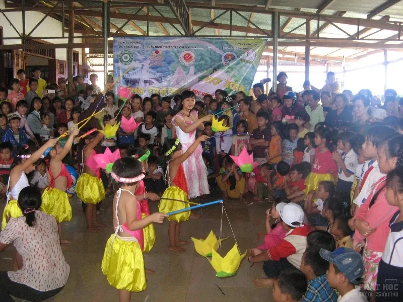 Đồng Nai: Chùa Kiên Sơn mừng ngày hội “Vầng trăng tuổi thơ” 11 Đồng Nai: Chùa Kiên Sơn mừng ngày hội “Vầng trăng tuổi thơ” image-1731919322926
