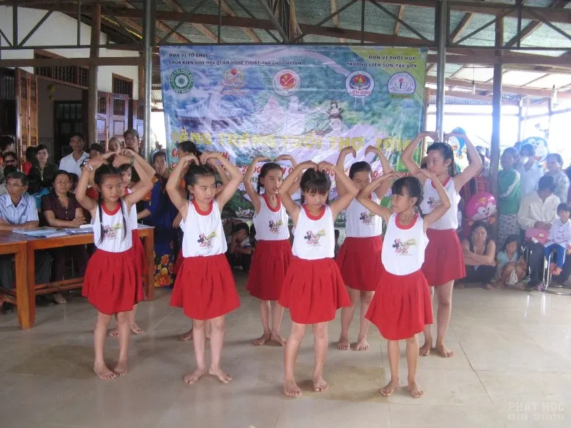 Đồng Nai: Chùa Kiên Sơn mừng ngày hội “Vầng trăng tuổi thơ” Đồng Nai: Chùa Kiên Sơn mừng ngày hội “Vầng trăng tuổi thơ” image-1731919324784