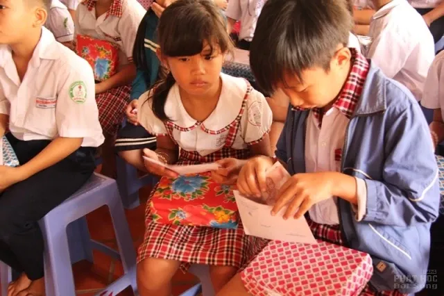 Đồng Nai: Chùa Linh Quang trao 150 suất học bỗng cho học sinh hiếu học image-1732288266748