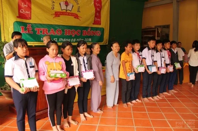 Đồng Nai: Chùa Linh Quang trao 150 suất học bỗng cho học sinh hiếu học image-1732288269119